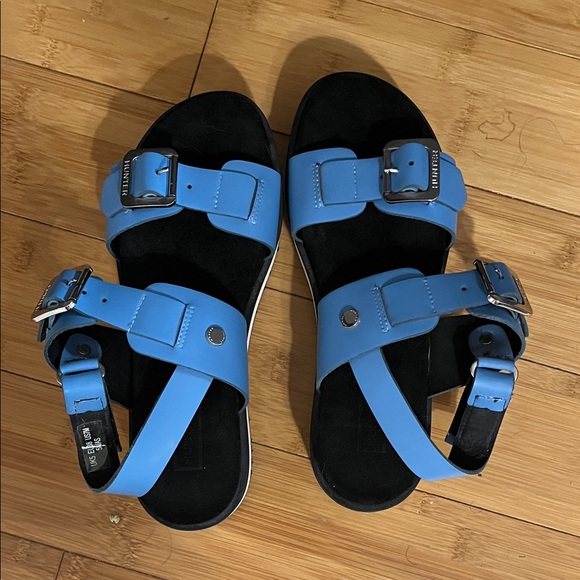 NWOT Hunter Blue and Black Sandals - Picture 1 of 3